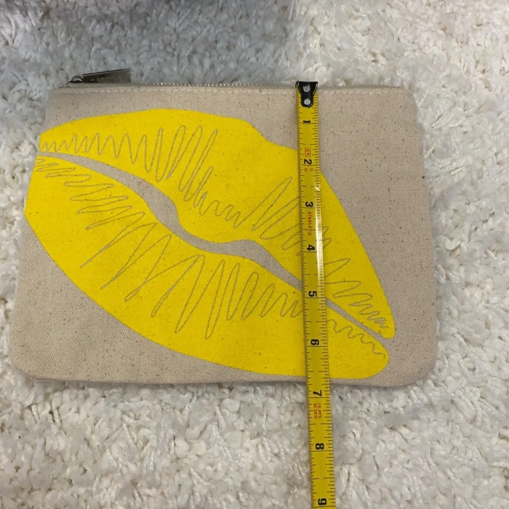 Canvas Zipper Basic Pouch. Cream/Yelow. One Size